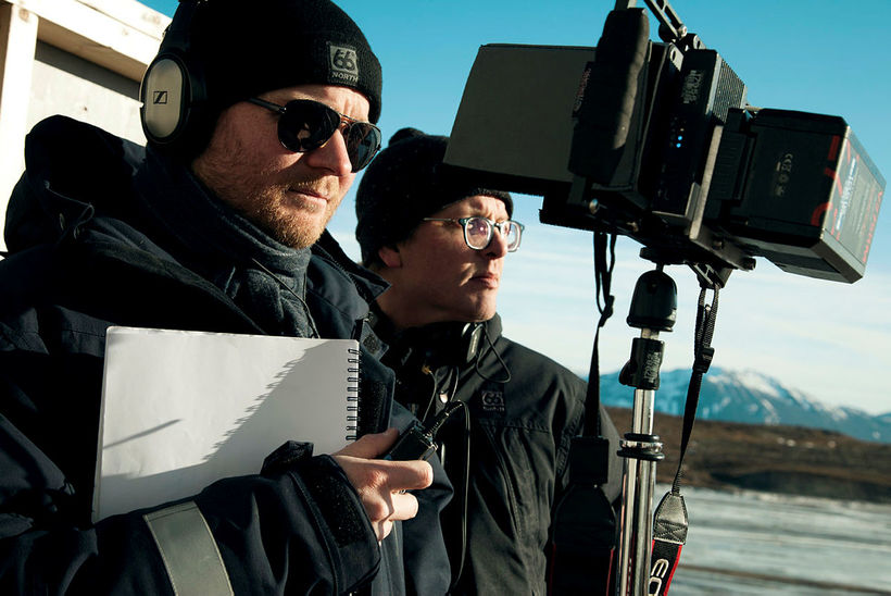 Grímur Hákonarson and producer Grímar Jónsson, shooting the film.