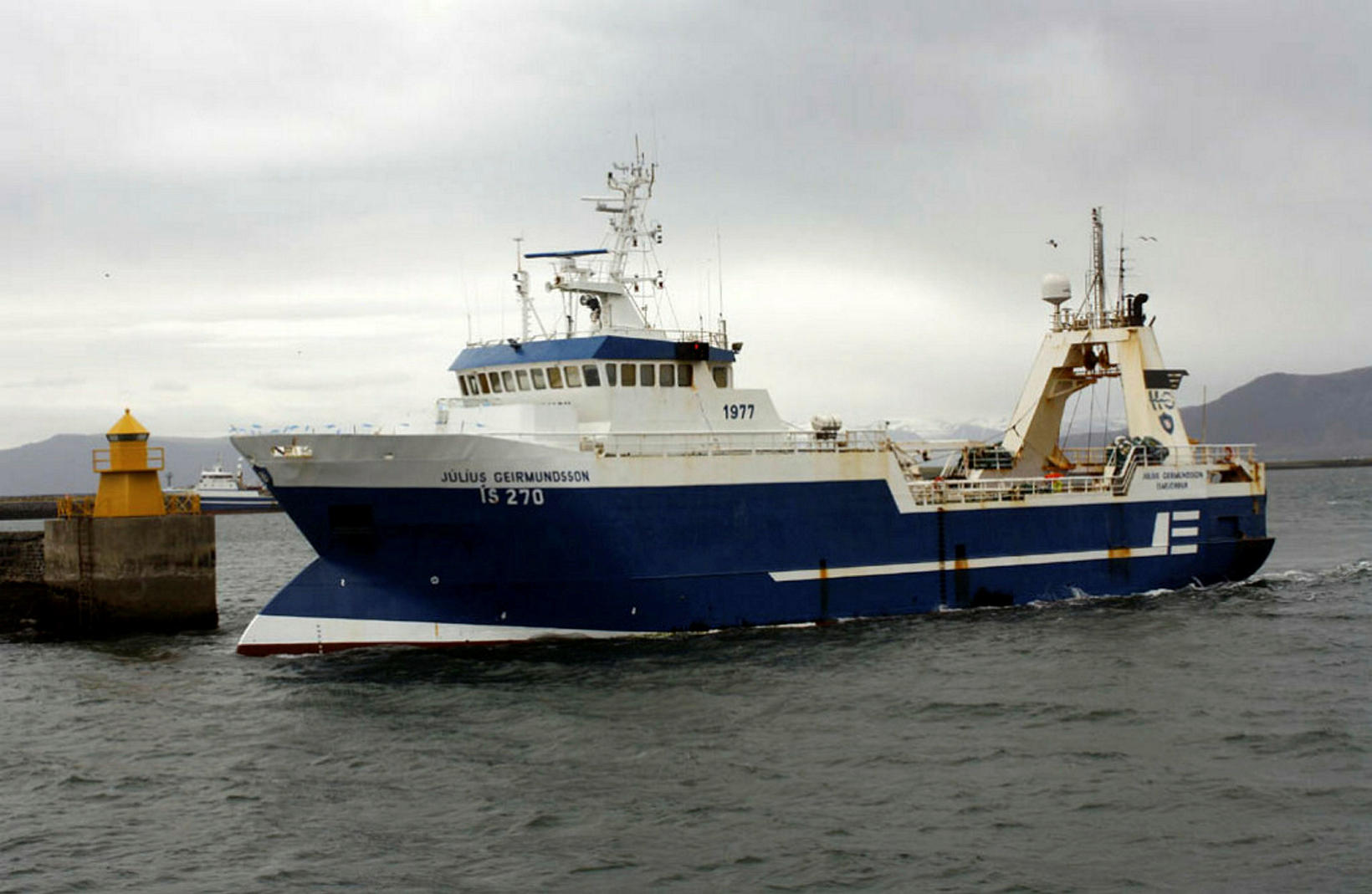The trawler Júlíus Geirmundsson.