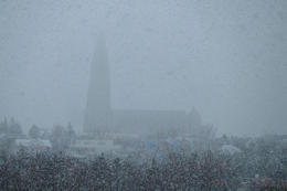 Meteorologist Hera Guðlaugsdóttir says the blizzard will move across southern Iceland, affecting the capital area, the Reykjanes Peninsula, South Iceland, as well as Borgarfjörður and possibly other regions.