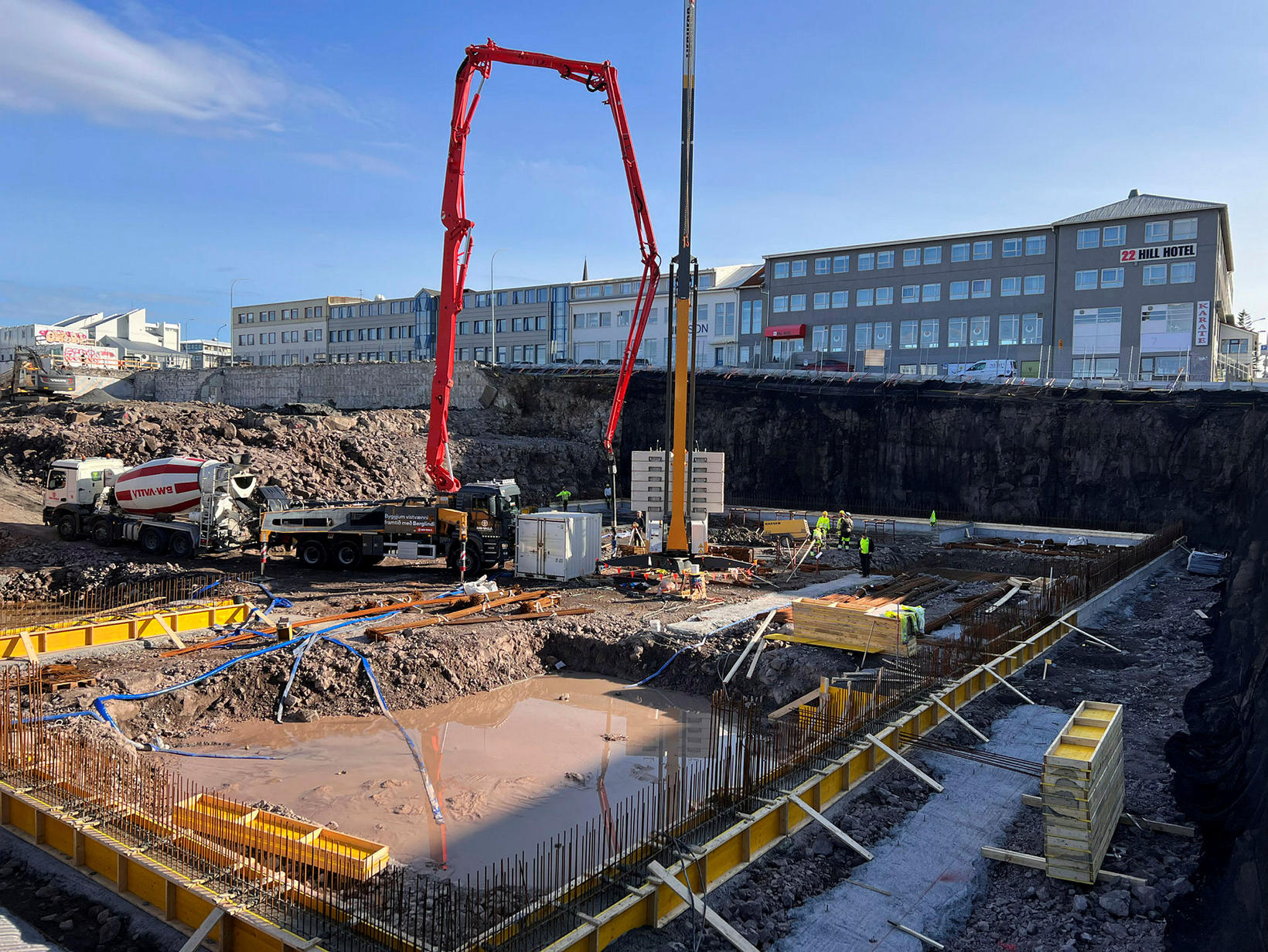 Á þessu og næsta ári er gert ráð fyrir um …