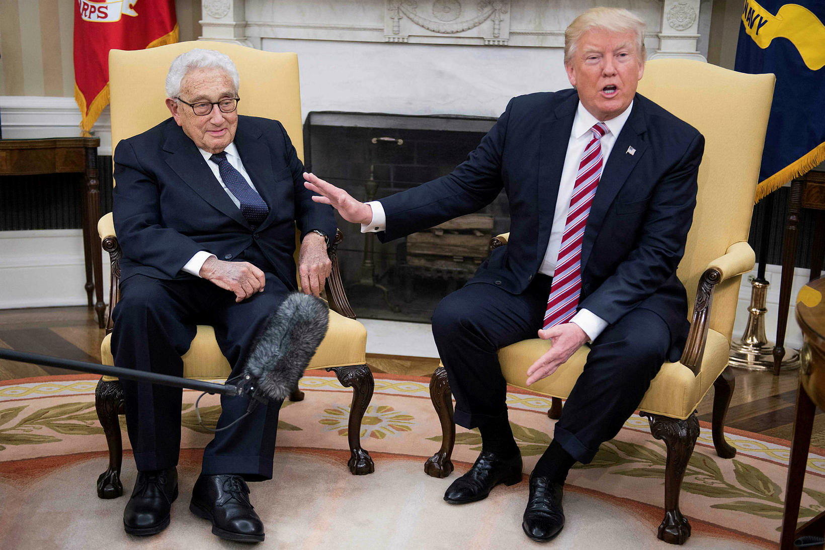 Kissinger og Donald Trump, fyrrverandi forseti Bandaríkjanna, saman í Hvíta …