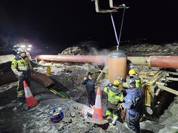 The employees of HS Orka and contractors were working all night on repairs on the Njarðvík hot water pipeline.