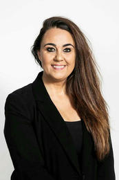 Kona er brjáuð út í manninn sinn og leitar ráða 