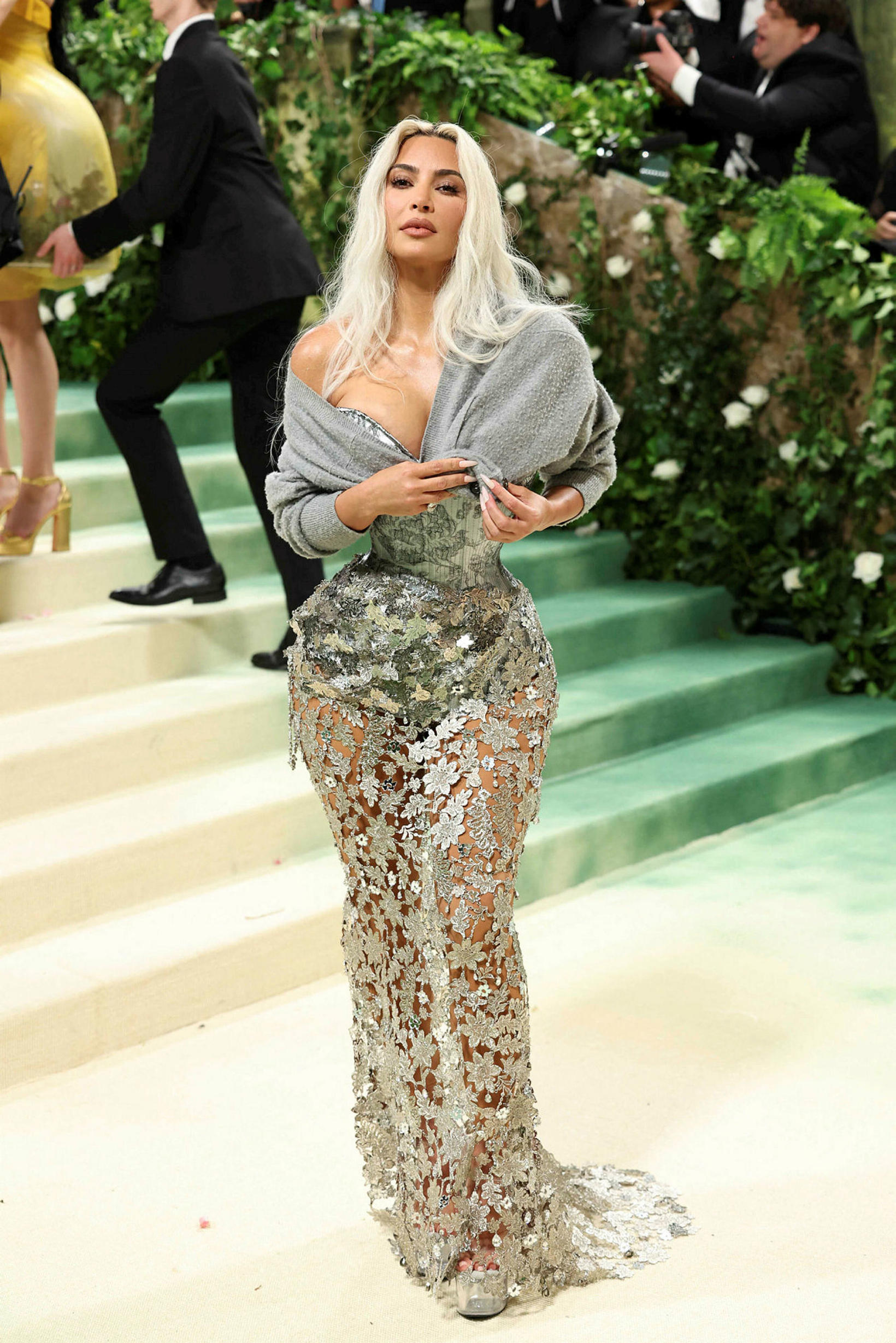 Kim Kardashian átti í stökustu vandræðum með að komast upp …