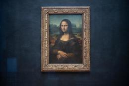 Enn fleiri hrakföll í Louvre-safninu