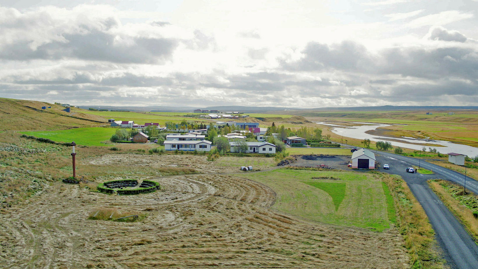 Gaman er að stoppa á Laugarbakka á leiðinni frá Reykjavík …
