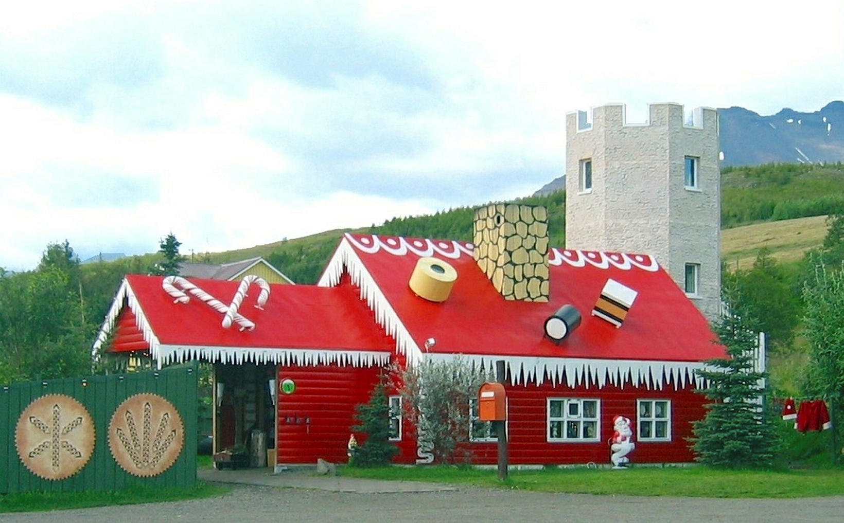 Jólahúsið er alltaf skemmtilegt, líka á sumrin.
