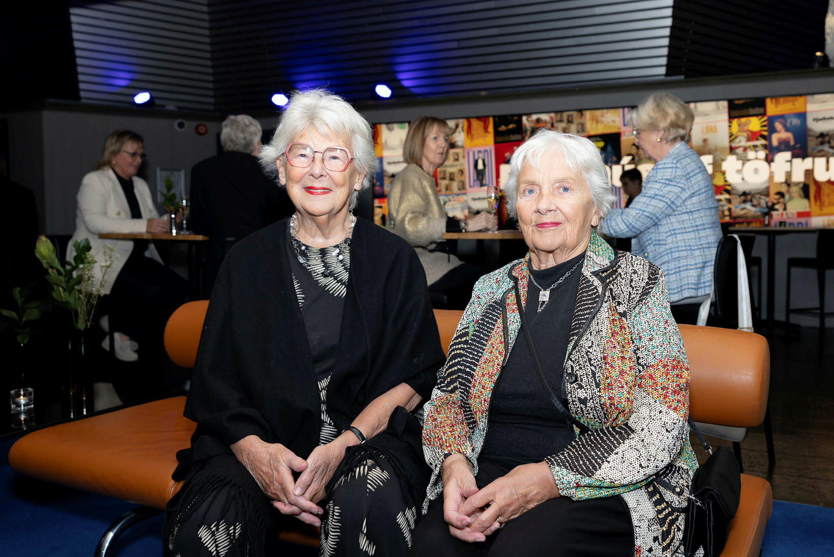 Kristbjörg Kjeld og Margrét Guðmundsdóttir.