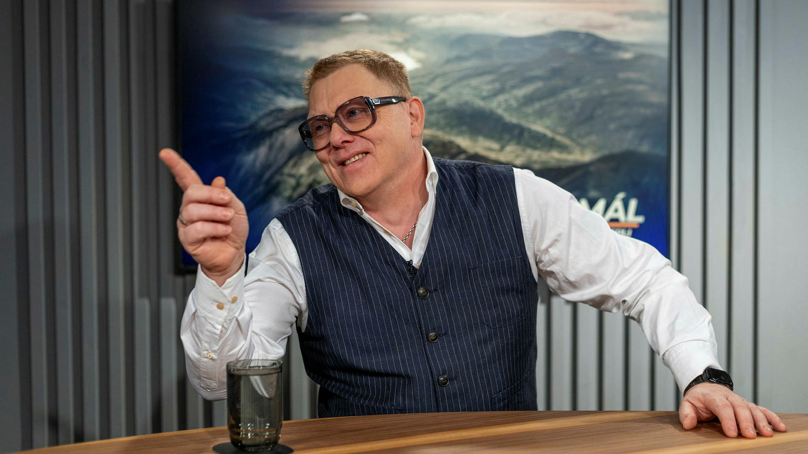 Jón Gnarr tilkynnti Þorgerði Katrínu að hann hefði gengið í …