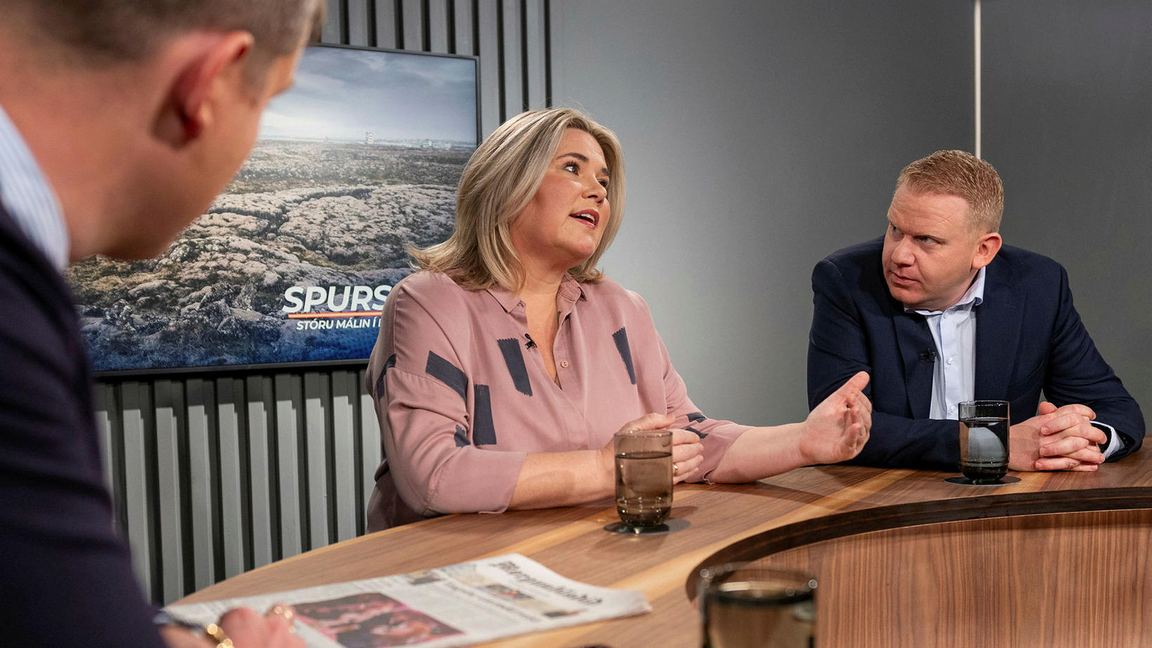 Áslaug Hulda og Ólafur Jóhann fara yfir fréttir vikunnar ásamt …