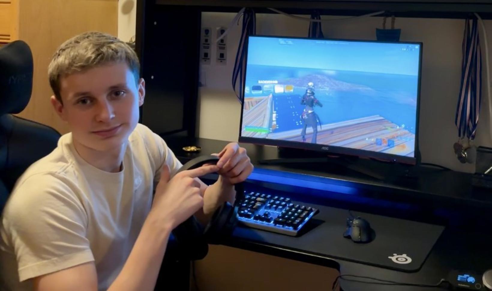 Ólíkt því sem ætla mætti spilar Denas Fortnite ekki öllum …