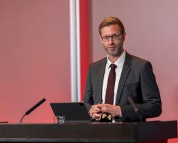 Traust til viðskiptabankanna eykst verulega