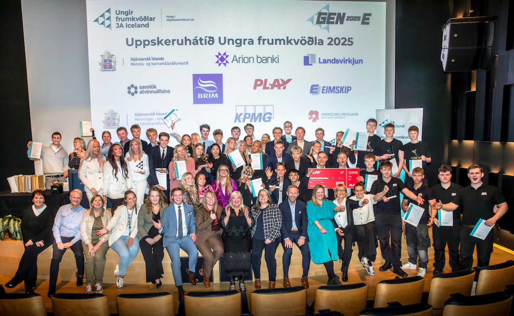 MS-MS defeated the Young Entrepreneurship Corporate Competition