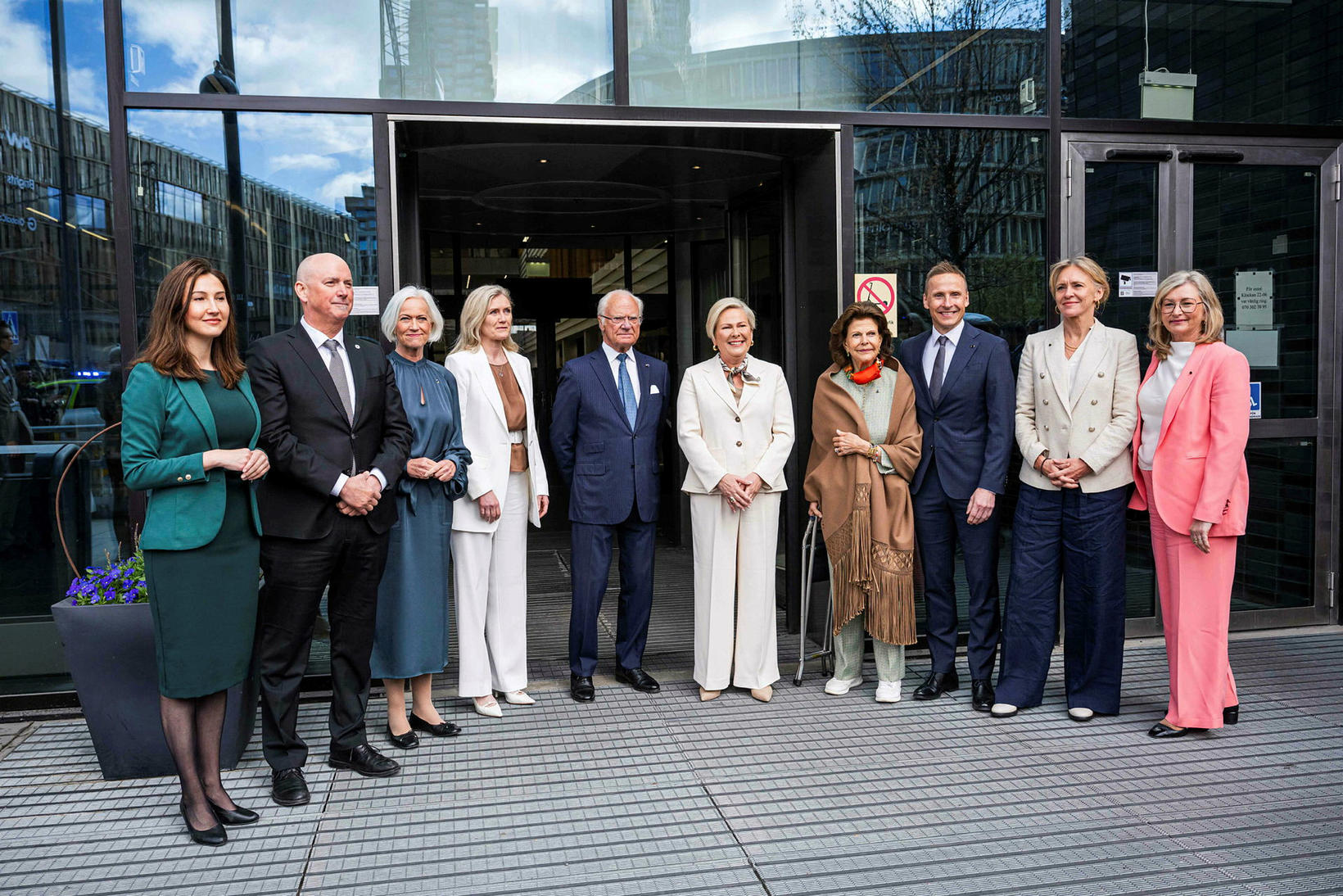 Photos: The Presidential couple visits the Karolinska hospital