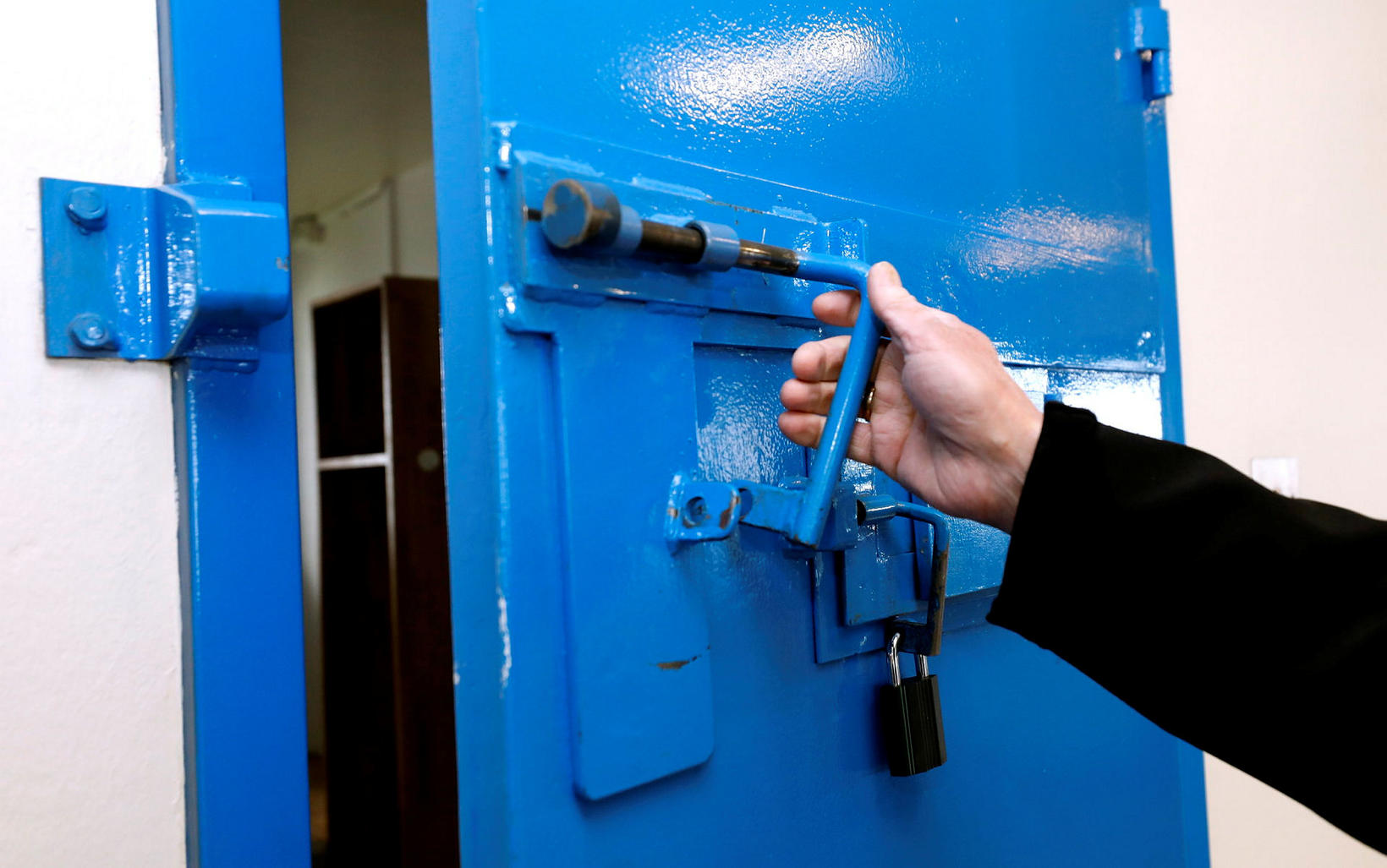 Daily bread to urine and faeces are deleted on prison prices