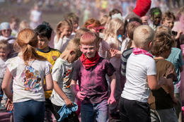 Children in Reykjavík's western part of town took advantage of the good weather.