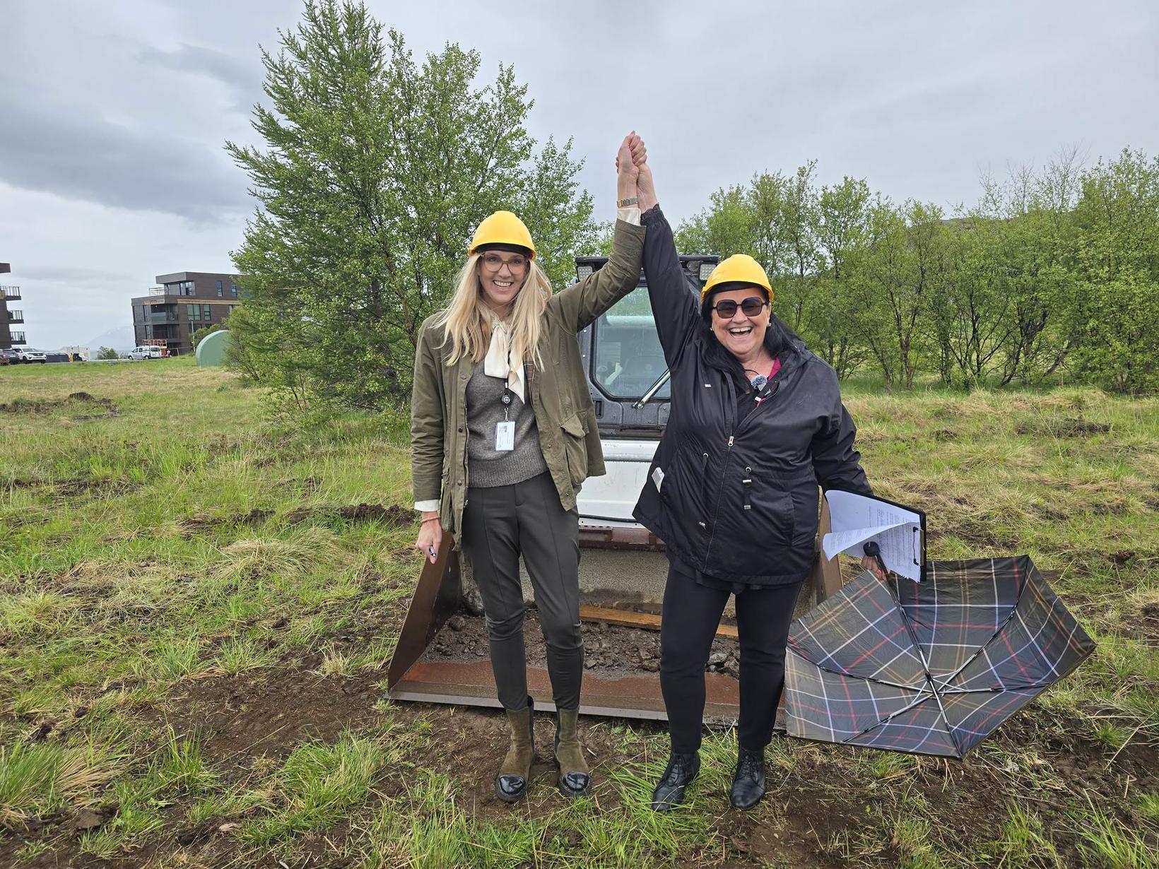 An agreement on a new nursing home in Akureyri