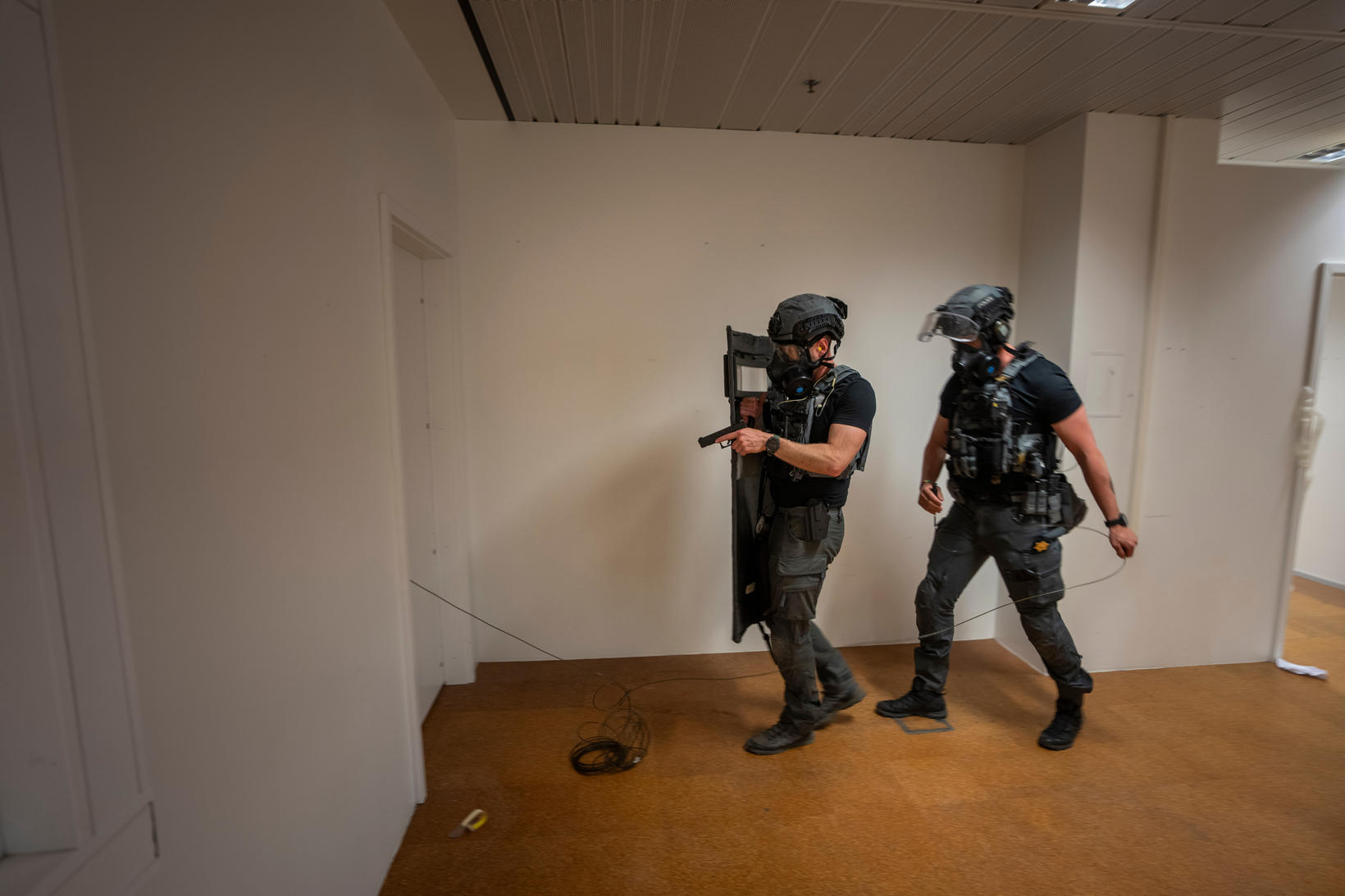 Special forces for bombing in the old Morgunbladid house with all the gadgets.