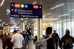 Customs Officers at Keflavík Airport Seize Increasing Number of Fake Driver’s Licenses.
