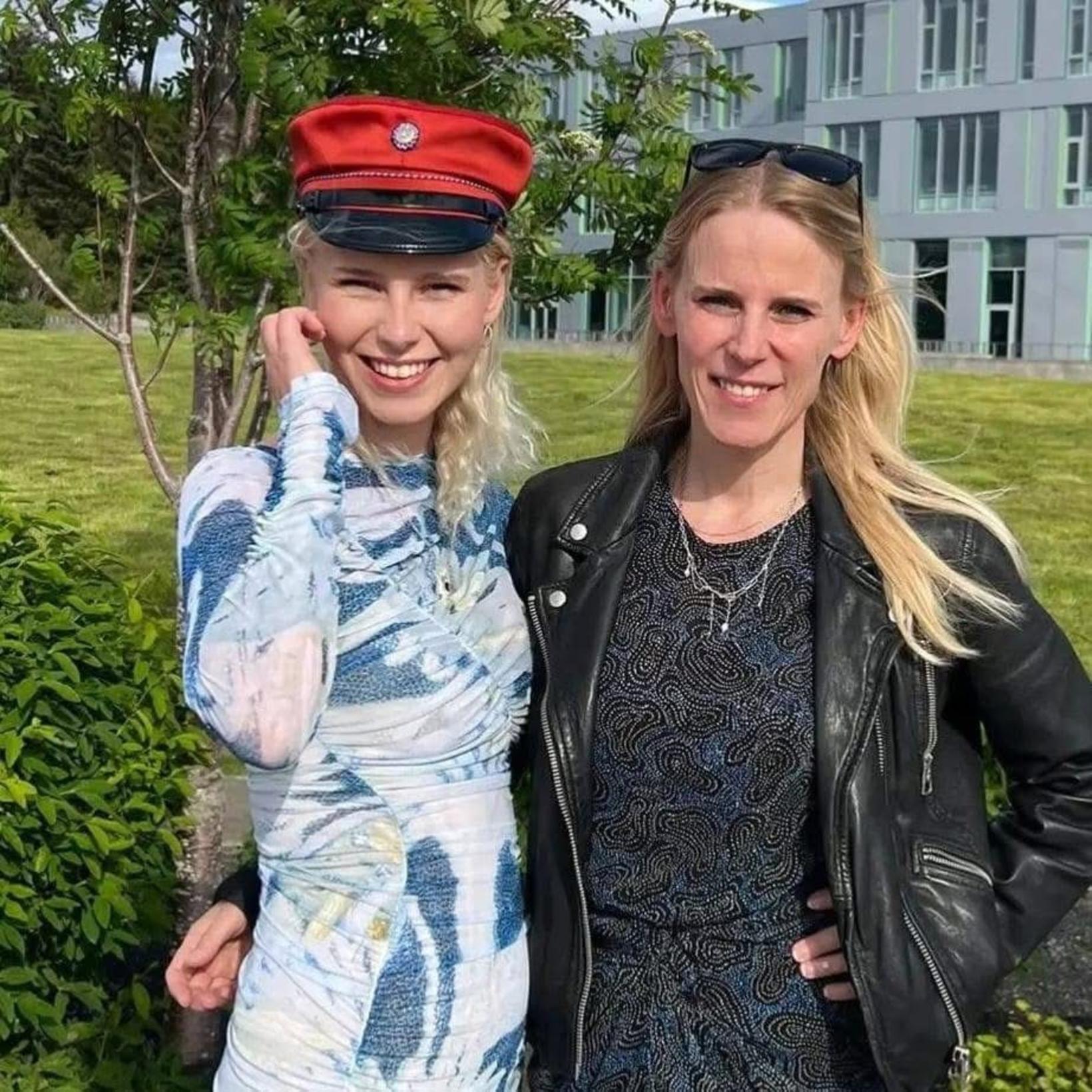 Mother -in -law disseminate knowledge at the university of young people