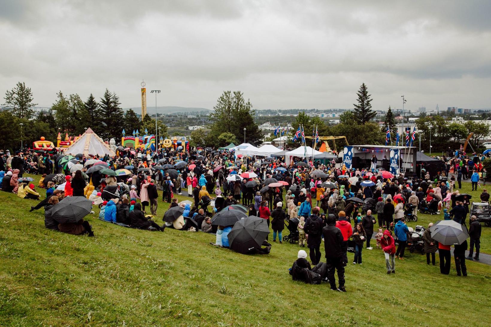 Celebrations at Rútstún.