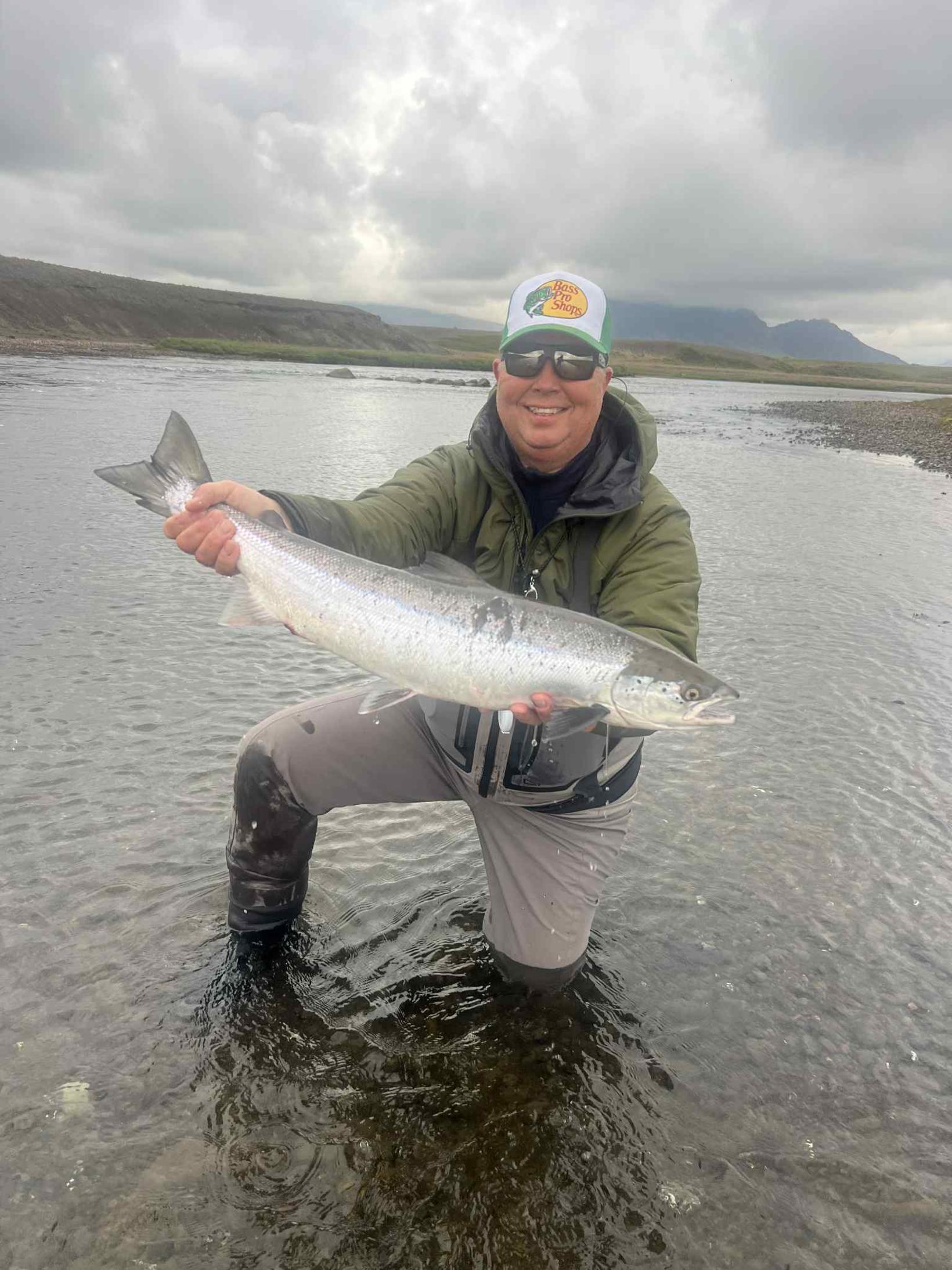 Þrír laxar veiddust á fyrstu vakt í Hítará. Hér er …