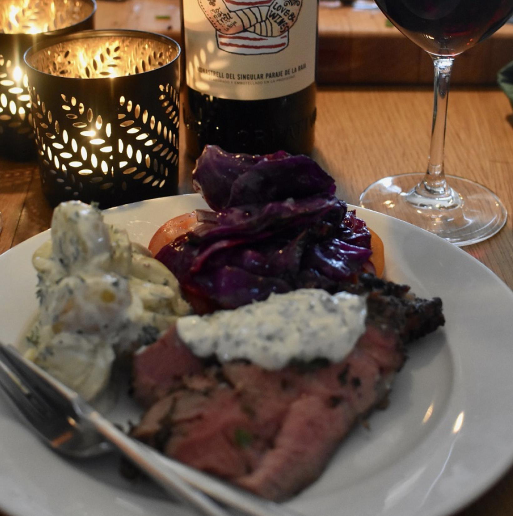 Ljúffeng helgarmáltíð sem ekki getur klikkað, lambalæri og með því.