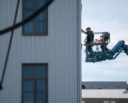 Used, lower-priced apartments are selling faster than comparable new constructions. Around 1,400 new apartments were on the market in the capital area in July.