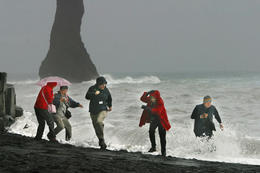 A new warning sign was installed at Reynisfjara yesterday.