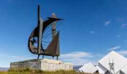 Listaverkið sent í viðgerð