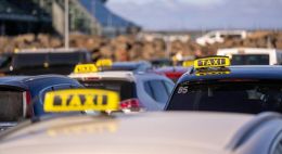 Bóka þarf bílastæði á Keflavíkurflugvelli um páskana