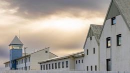 Mohamad has been held at Litla-Hraun prison as well as at Hólmsheiði prison.