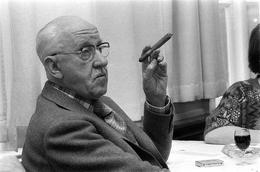 Halldór Kiljan Laxness at a press conference in 1976.