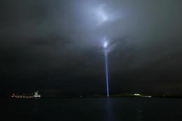 The light of the Imagine Peace Tower on Viðey Island was illuminated at 8 p.m. yesterday evening, on the birthday of John Lennon, the husband of Yoko Ono.