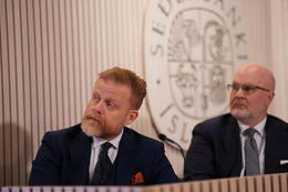 Ásgeir Jónsson, Central Bank governor and chair of the Monetary Policy Committee, and Þórarinn G. Pétursson, deputy governor for monetary policy, at the meeting this morning.