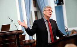 Guðmundur Ingi færir sig um set