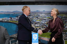 Kjartan Már Kjartansson and Þorgerður Katrín at the signing of the declaration of intent.