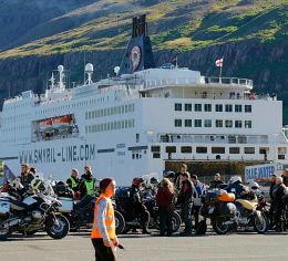 Smyril Line has no plans to stop sailing to Seyðisfjörður, despite the Fjarðarheiði tunnel project having effectively been shelved.