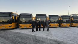 13 rafknúnir strætisvagnar á götuna