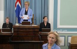 Sendi Brynjari nístandi augnaráð og rauk út