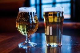 Bjórinn bæði minni og dýrari