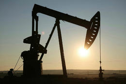 Olía lækkar í verði