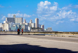 Innleiða fjögurra daga vinnuviku til bráðabirgða