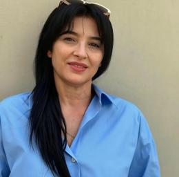 Andlit leikkonu notað til auglýsingar á gervigreind