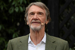 Ratcliffe biðst afsökunar