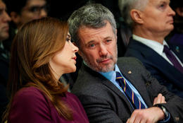 Friðrik heimsækir Grænland í dag