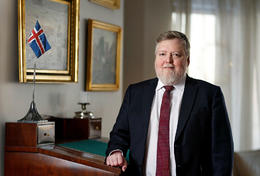 Fylgi Miðflokksins lækkar