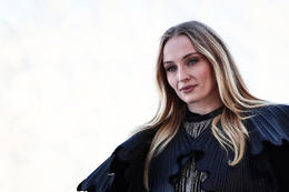Sophie Turner meidd og tökur stöðvaðar 