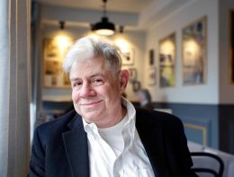 Einn dalur verðmætari en hundrað