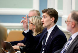 Óþægilegur grunur Snorra Mássonar